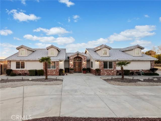 13136 Tawya Road, Apple Valley, CA 92308