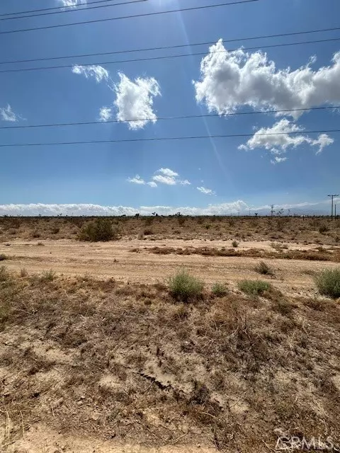 223 E Avenue S, Palmdale, CA 93591