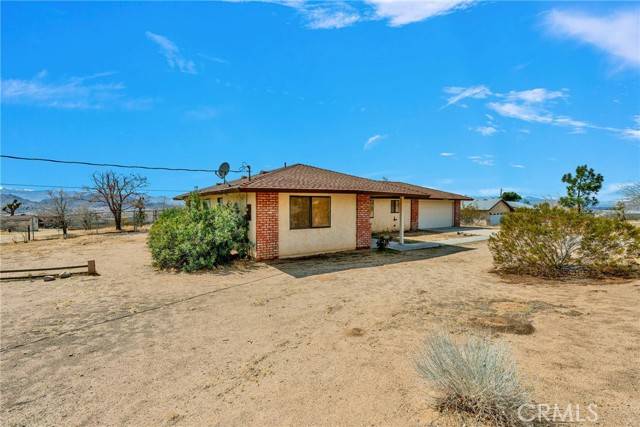 Apple Valley, CA 92307,24687 Shoshone Road
