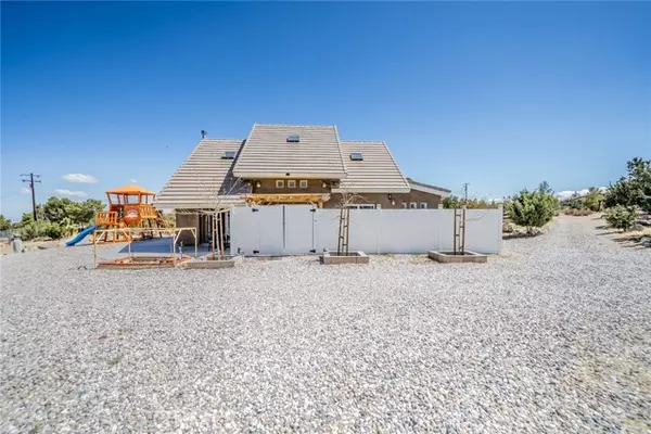 Pinon Hills, CA 92372,10022 Silver Rock Road