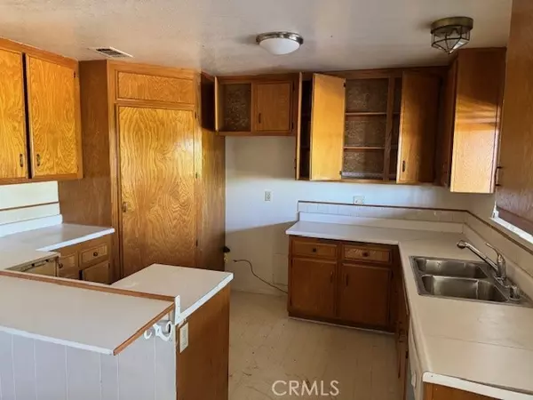 Hesperia, CA 92345,17090 Danbury Avenue