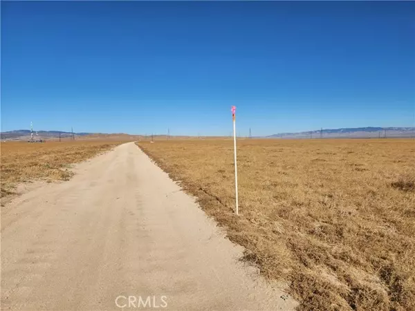 2 125th Street, Lancaster, CA 93536