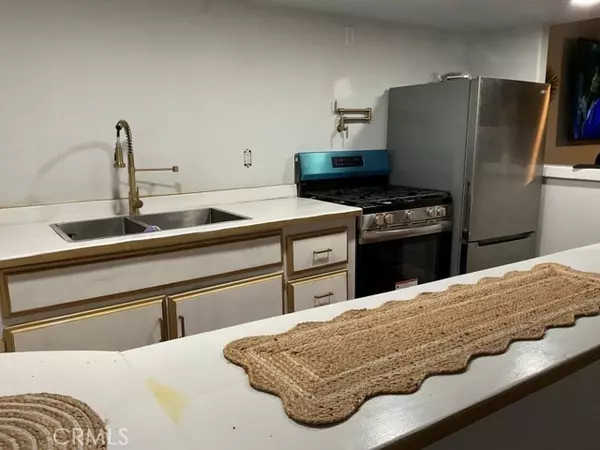 Victorville, CA 92394,15678 AVION Lane #C