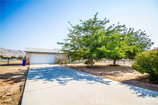 21295 Wisteria Street, Apple Valley, CA 92308
