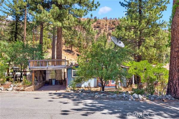 716 Mountain View Avenue, Wrightwood, CA 92397