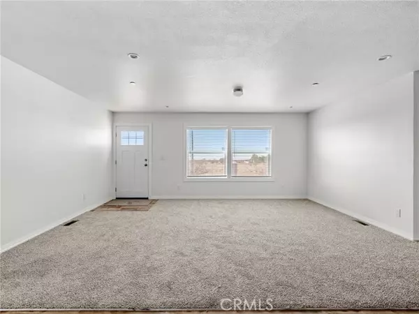 Pinon Hills, CA 92372,1083 Danbury Road