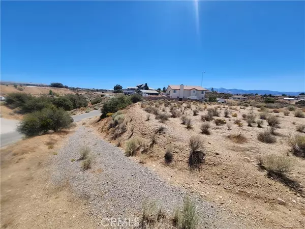 Oak Hills, CA 92344,8340 Highland Court