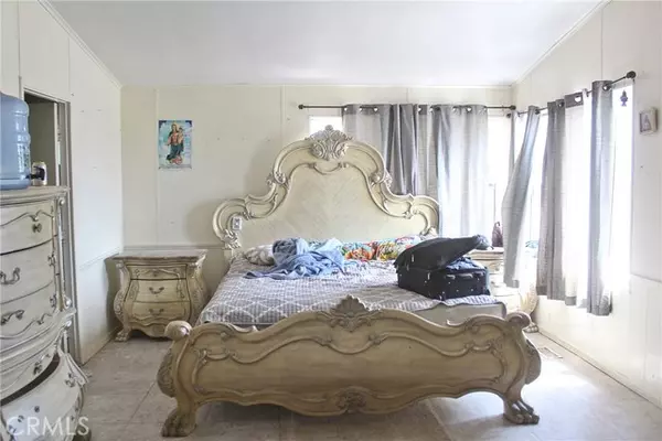 Adelanto, CA 92301,19478 Valle Vista Road