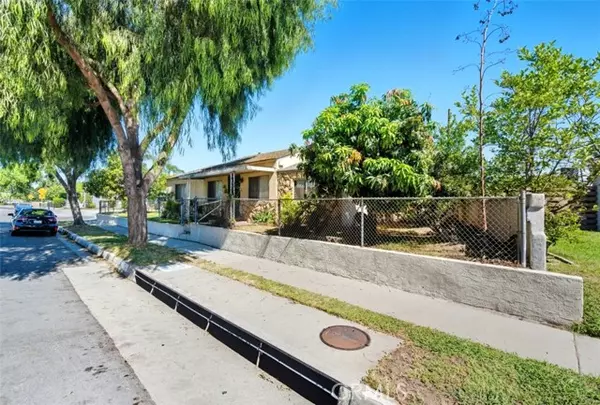 Paramount, CA 90723,7633 Racine Ave