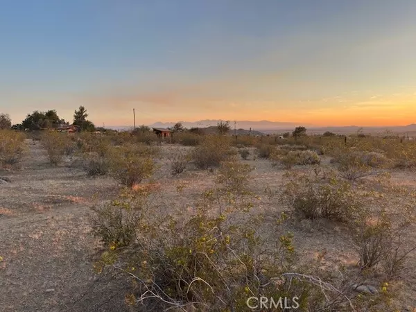 20 Old Mine, Apple Valley, CA 92307