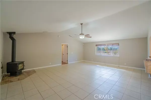 Oak Hills, CA 92344,14064 Tioga