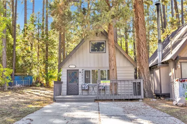 Big Bear Lake, CA 92315,42651 Falcon Avenue