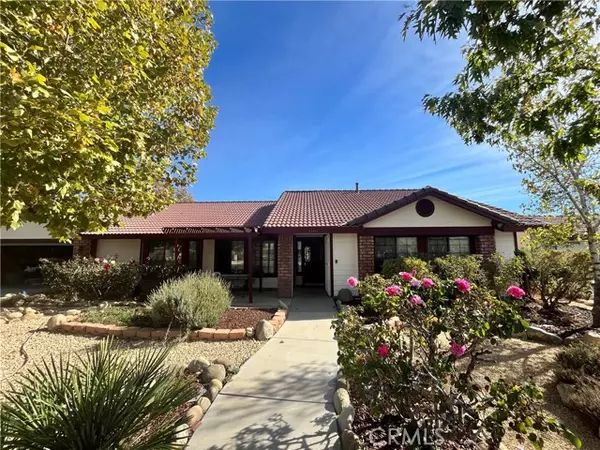 13411 Ivanpah Rd, Apple Valley, CA 92308