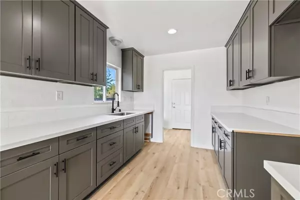 Fontana, CA 92335,18264 Pine