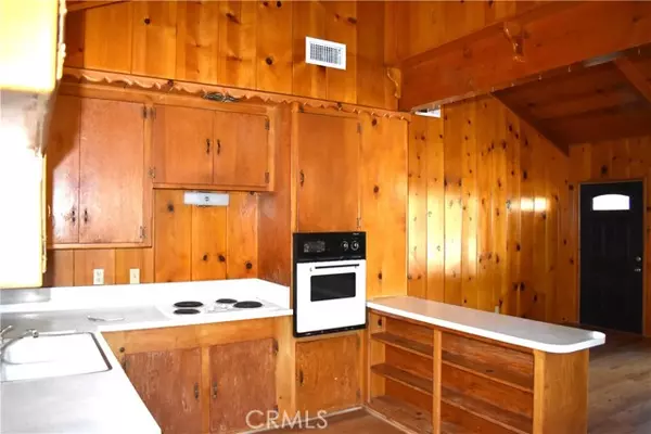 Wrightwood, CA 92397,863 Edna