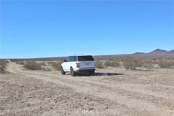 Adelanto, CA 92301,8190 Darter Road