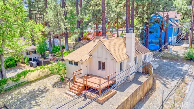 Wrightwood, CA 92397,1131 Apple