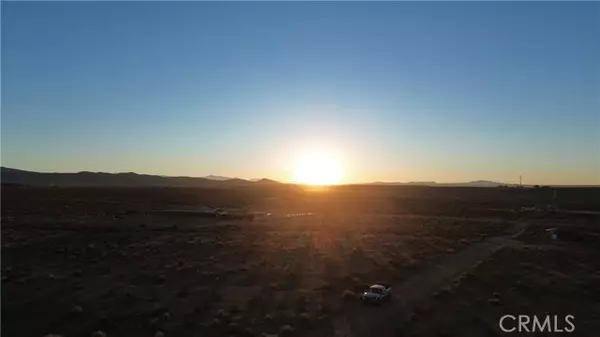 2 Buffalo Trail, Helendale, CA 92342