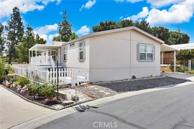 1127 Greenhill Way, Corona, CA 92882