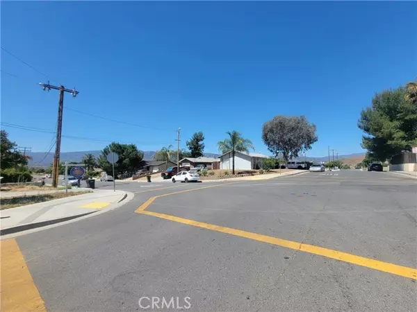 Lake Elsinore, CA 92530,0 Mills St