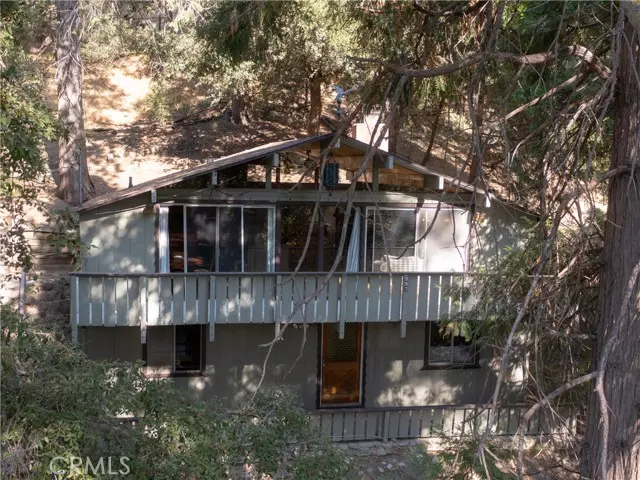 Crestline, CA 92325,997 Berne Drive