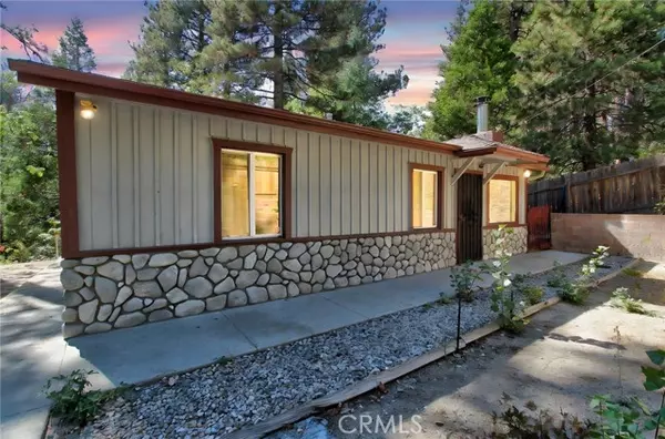 32159 Cove Circle, Running Springs, CA 92382