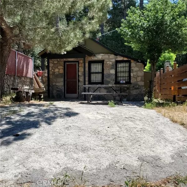 22943 Cedar Way, Crestline, CA 92325