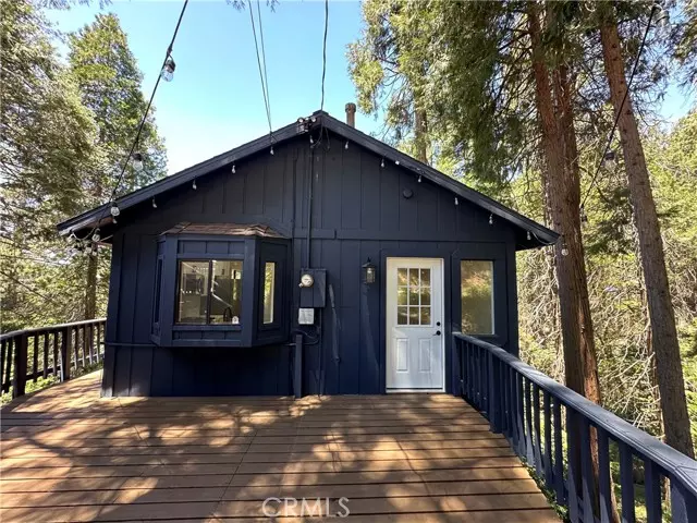 Crestline, CA 92325,25094 Valle Drive