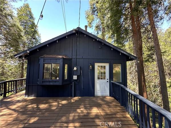 25094 Valle Drive, Crestline, CA 92325