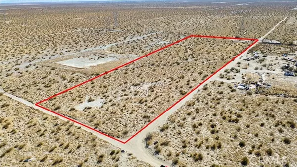 2 Sandstone, Phelan, CA 92371