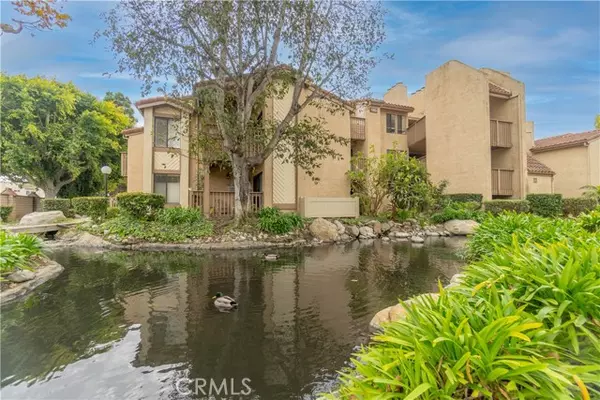 4861 Lago Drive #201, Huntington Beach, CA 92649