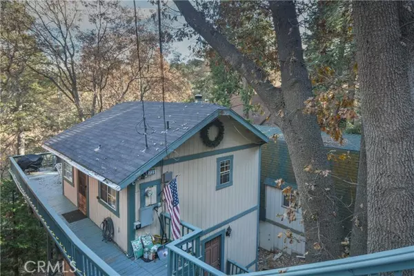 735 E Victoria Court, Lake Arrowhead, CA 92352