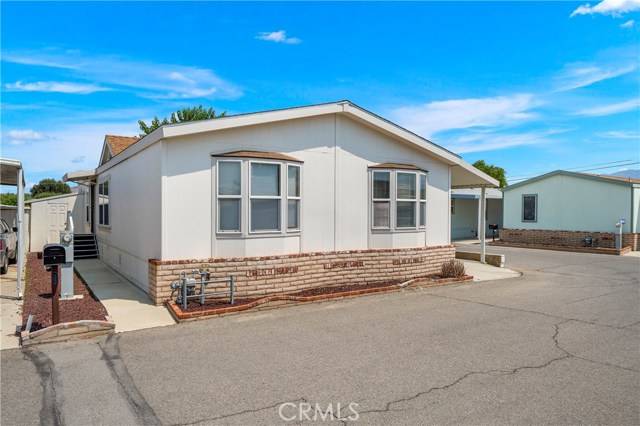 675 W Oakland Avenue #E2, Hemet, CA 92543