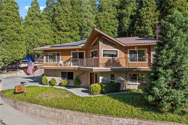 22326 Glenwood Drive, Crestline, CA 92325