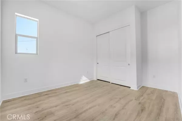 Valencia (santa Clarita), CA 91381,27333 Creekwood Lane