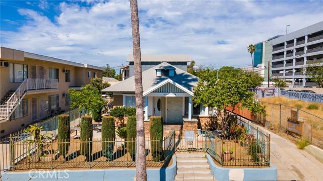1417 N Kenmore Avenue, Los Angeles, CA 90027