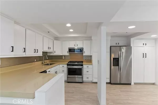 Palm Springs, CA 92262,874 N Village Square