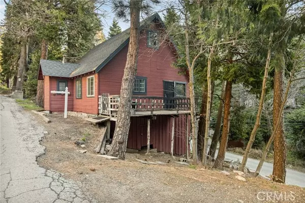 Lake Arrowhead, CA 92352,725 Golden Drive