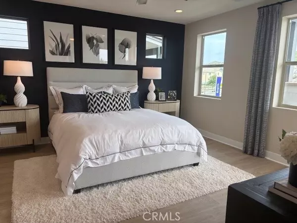 Valencia (santa Clarita), CA 91381,27346 Creekwood Lane