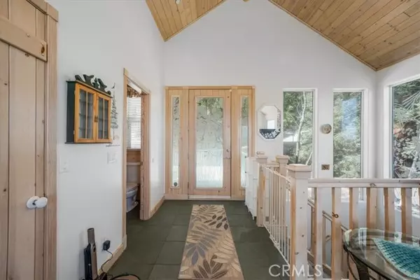 Lake Arrowhead, CA 92352,277 Grizzly Road