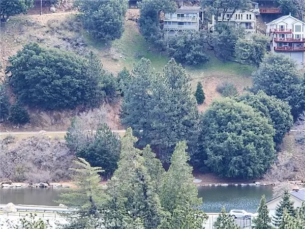 287 Zermatt Drive, Crestline, CA 92325
