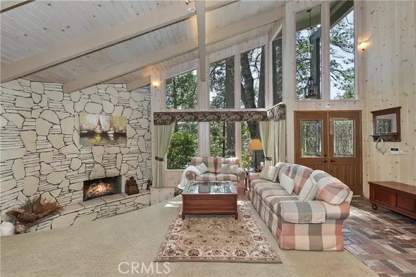 Lake Arrowhead, CA 92352,28018 Peninsula