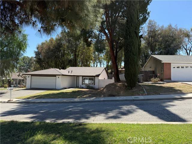 Corona, CA 92882,2237 Mcneil Circle