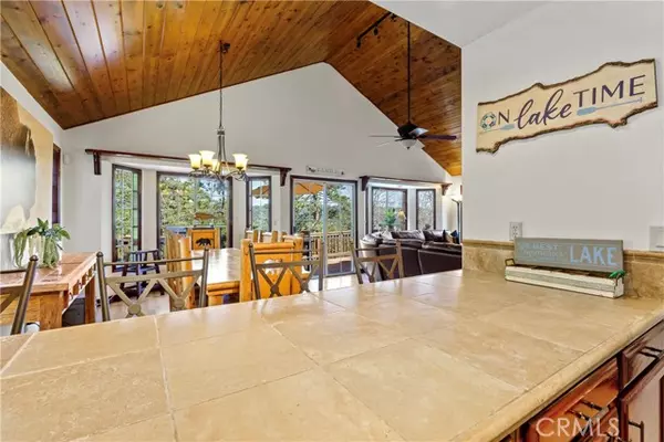 Lake Arrowhead, CA 92317,221 Grizzly Road