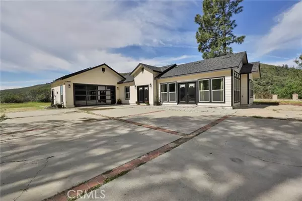 23695 Hillview Road, San Bernardino, CA 92404