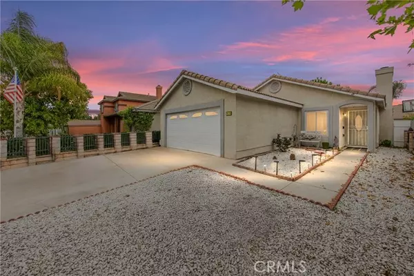 Colton, CA 92324,916 Award Drive