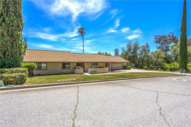 Banning, CA 92220,4256 Mockingbird Lane