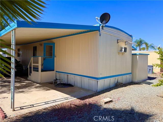 Hemet, CA 91743,725 W Thornton