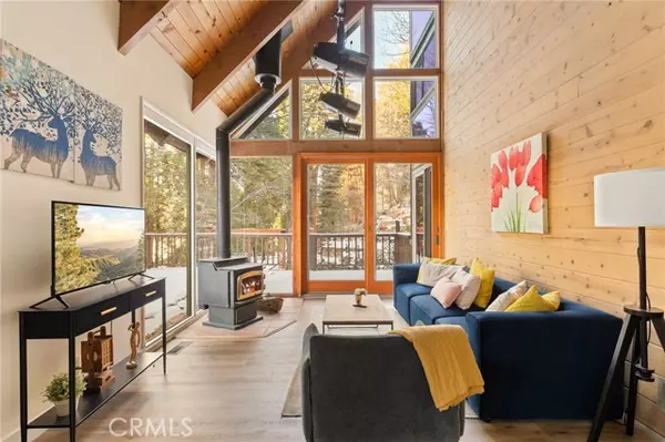 217 Crest Circle, Lake Arrowhead, CA 92352