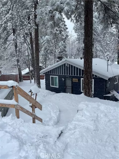 2448 Ridge Drive, Running Springs, CA 92382
